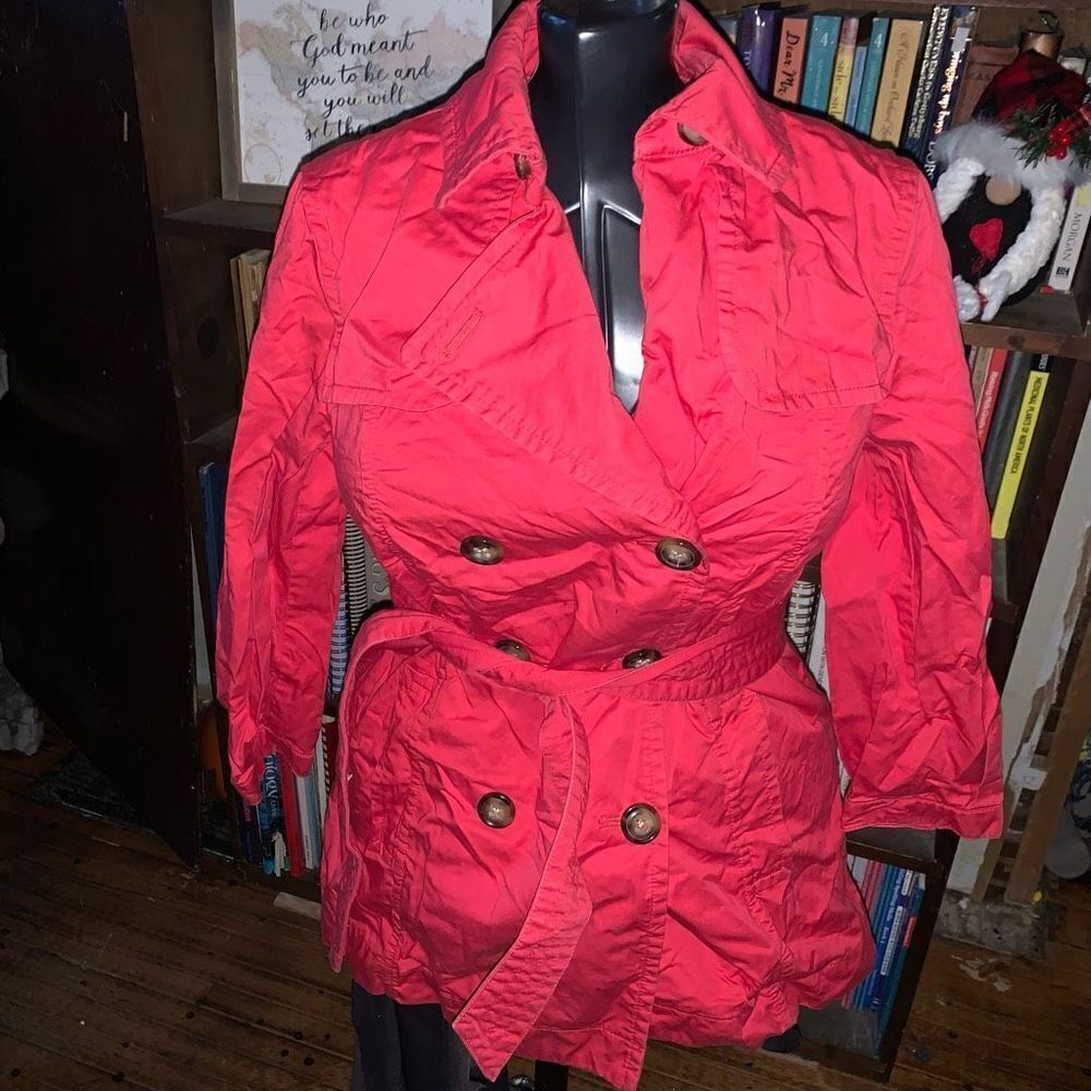 Gap light red belted lightweight M business casual trenchโcoat
